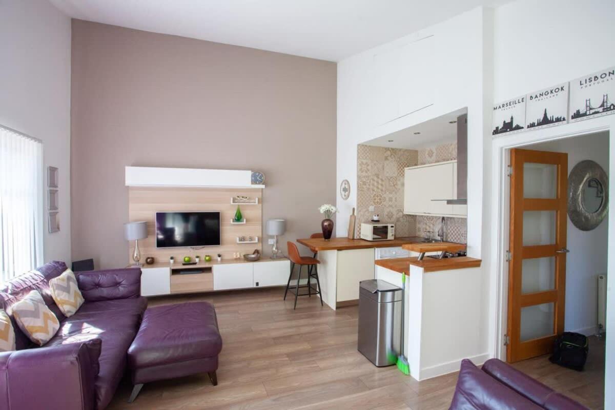 Mosspark Boulevard Exec Apartment II - Free Parking Глазго Экстерьер фото